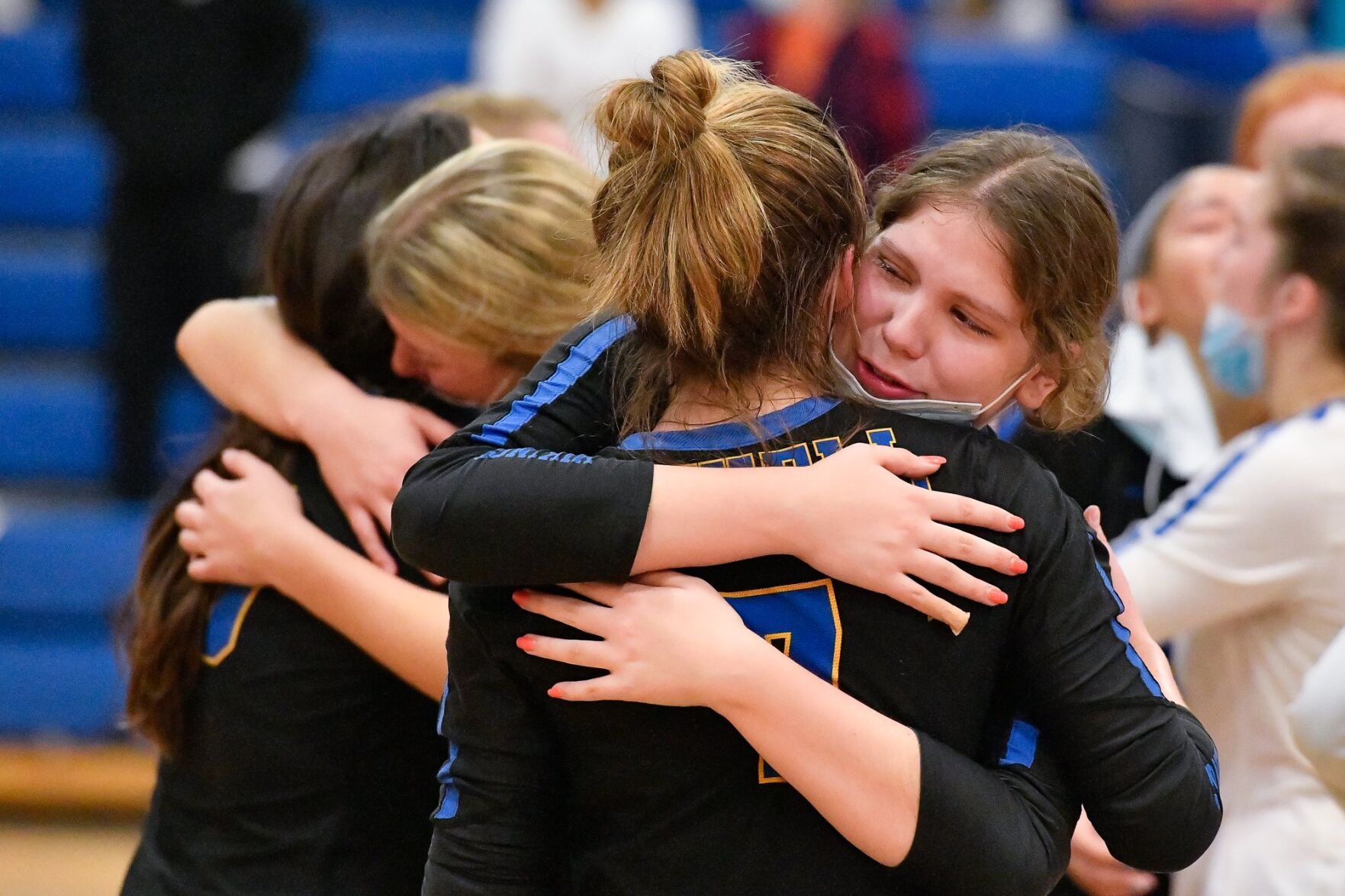 10/31/20 - Girls Volleyball - C5 quarter - Francis Howell vs St. Dominic
